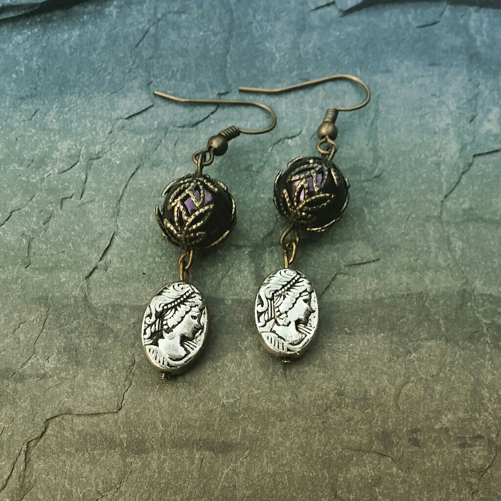 Vintage style cameo earrings